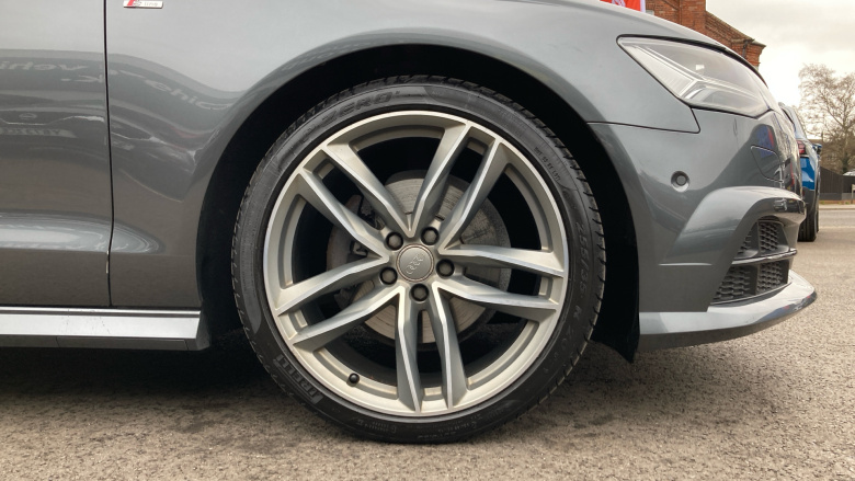 Audi A6 2.0 TDI Ultra Black Edition 5dr S Tronic Diesel Estate